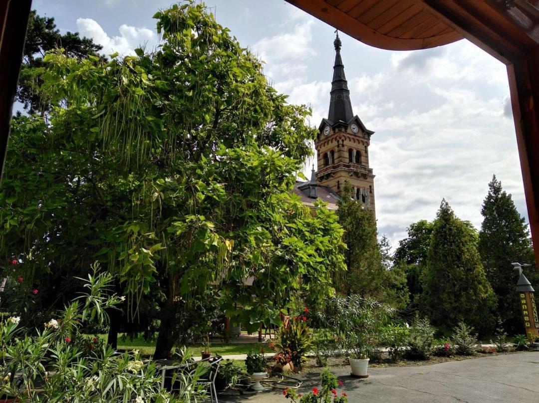 Bed and Breakfast Harang Panzio Gyomaendrőd Exterior foto